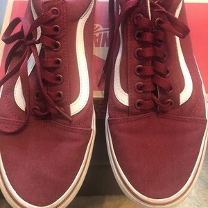Vans maroon Men’s size 9.5 or Women 11. Worn twice.